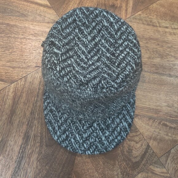 Chanel Tweed cap size L (58) - Picture 1 of 4